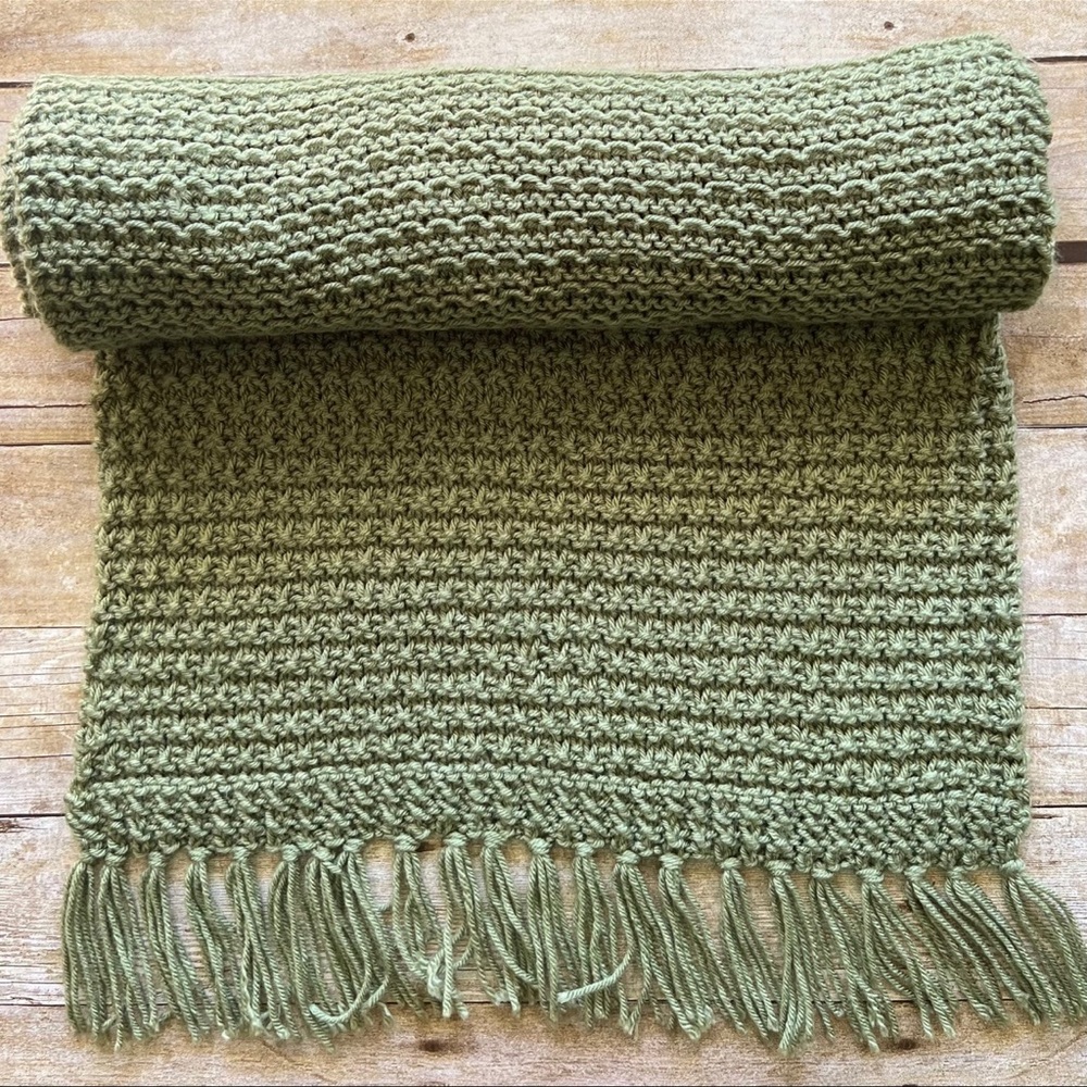 Womens Cozy Green Woven Throw Scarf - Picture 5 of 6
